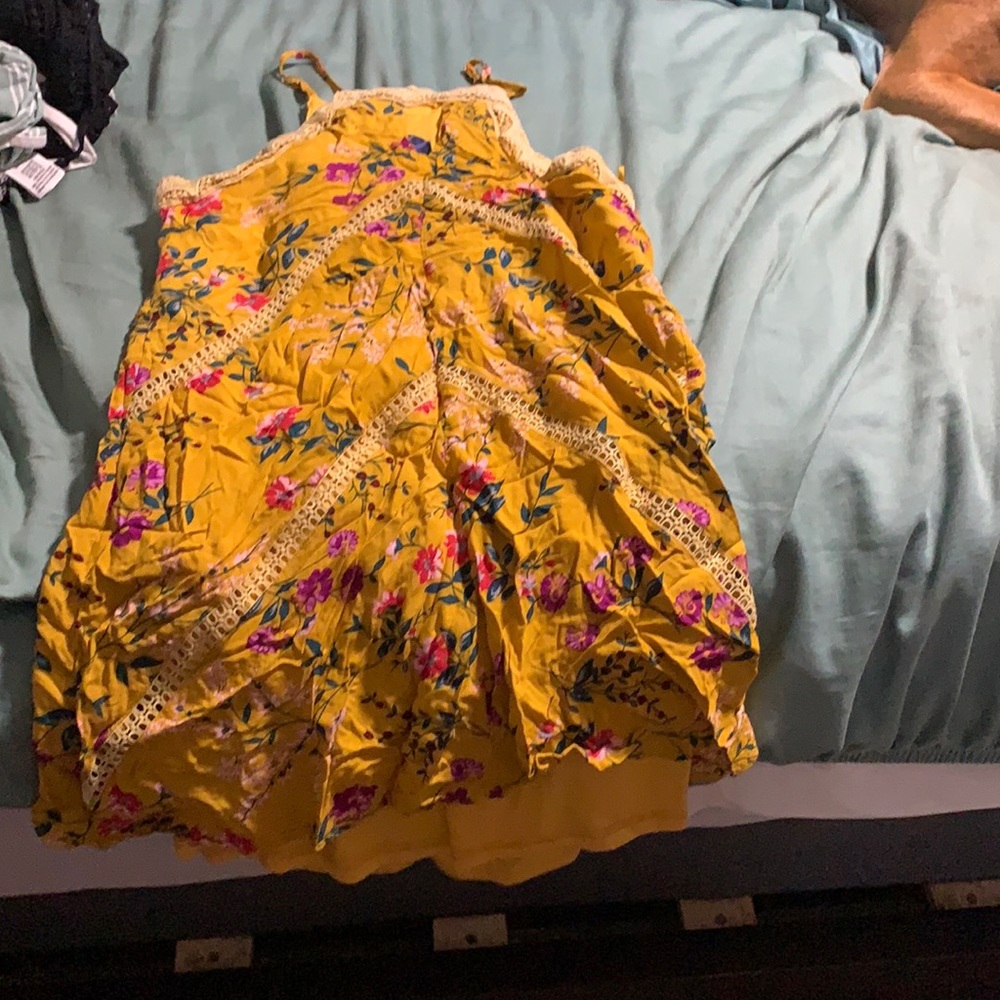 I’m selling a beautiful dress